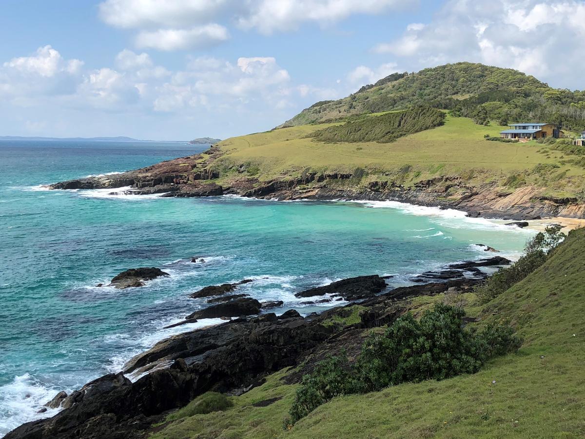 Oceanscape Luxury Beachfront Villas Scotts Head Exterior foto